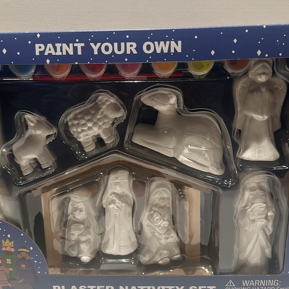 PAINT YOUR OWN 20 Piece Plaster Nativity Set. - Picture 2 of 6
